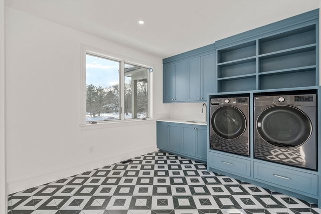 14 Fiske Pond Rd, Holliston, MA 01746