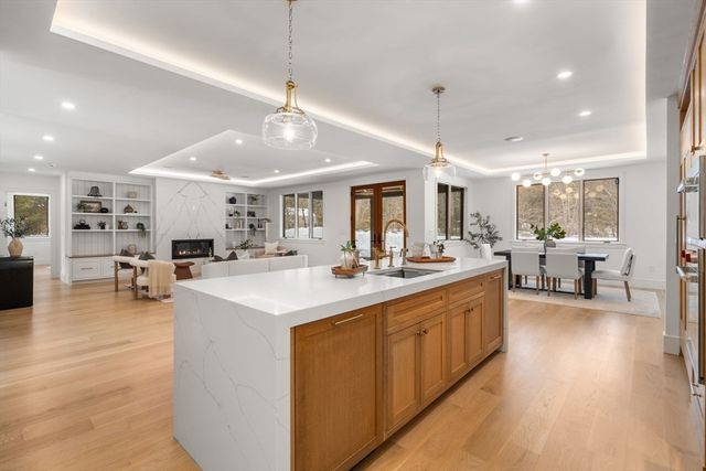 14 Fiske Pond Rd, Holliston, MA 01746