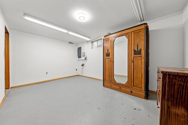 147 N LINDSEY St, Tekoa, WA 99033