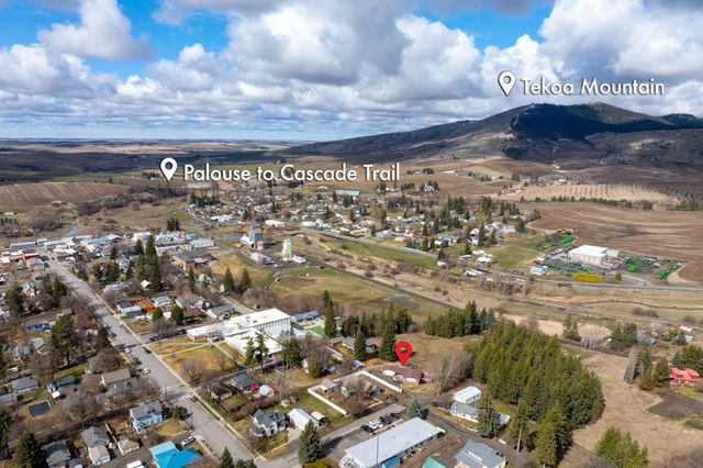 147 N LINDSEY St, Tekoa, WA 99033