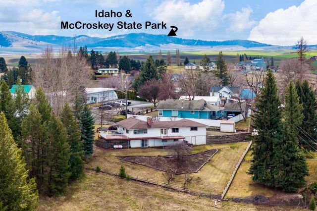 147 N LINDSEY St, Tekoa, WA 99033