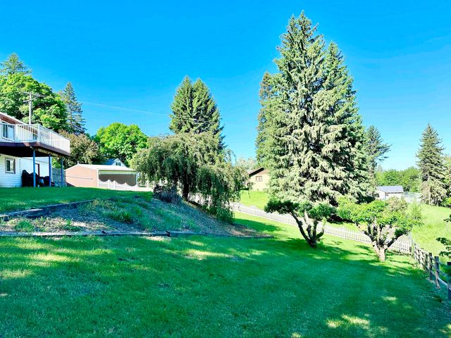 147 N LINDSEY St, Tekoa, WA 99033