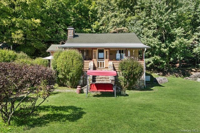 149 Tanglewylde Road, Lake Peekskill, NY 10537