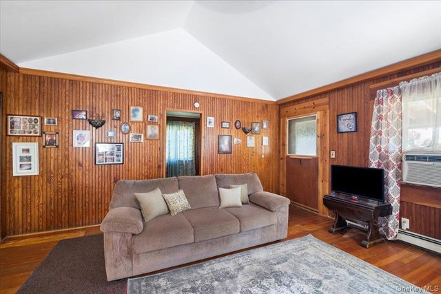 149 Tanglewylde Road, Lake Peekskill, NY 10537