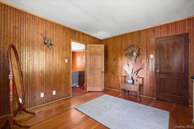 149 Tanglewylde Road, Lake Peekskill, NY 10537
