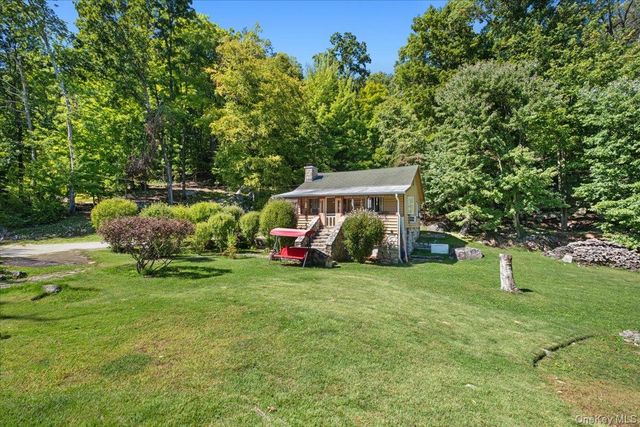 149 Tanglewylde Road, Lake Peekskill, NY 10537