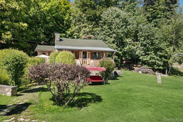 149 Tanglewylde Road, Lake Peekskill, NY 10537