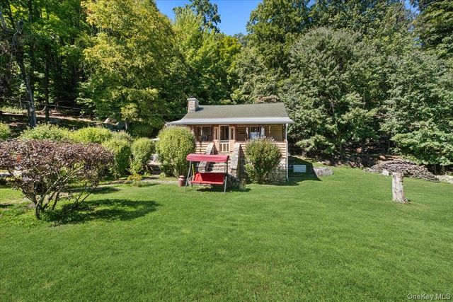 149 Tanglewylde Road, Lake Peekskill, NY 10537