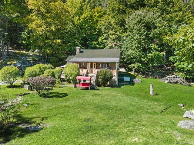 149 Tanglewylde Road, Lake Peekskill, NY 10537