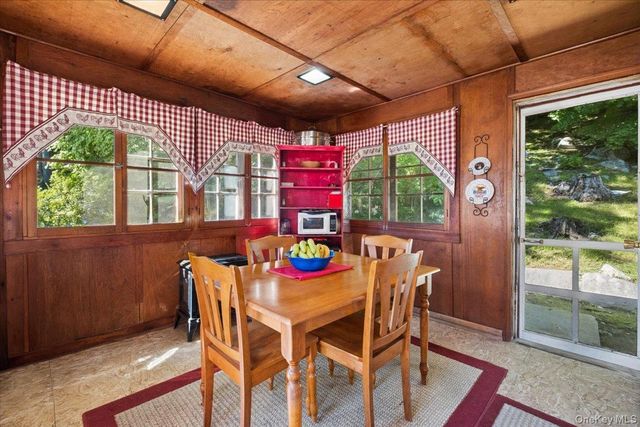 149 Tanglewylde Road, Lake Peekskill, NY 10537
