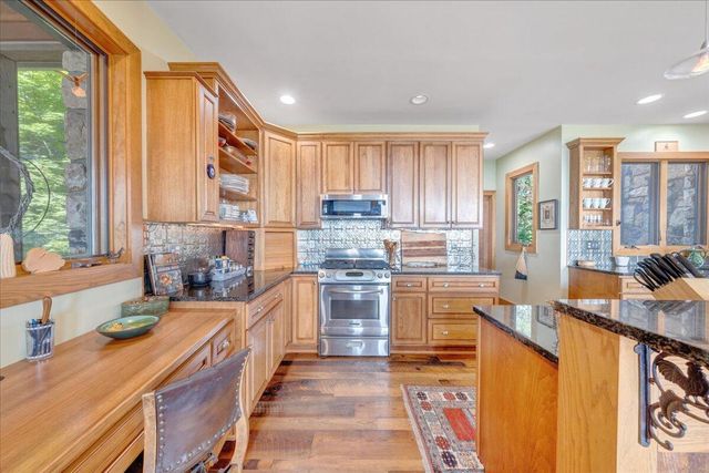 490 Lookout Ridge LN, Copper Hill, VA 24079