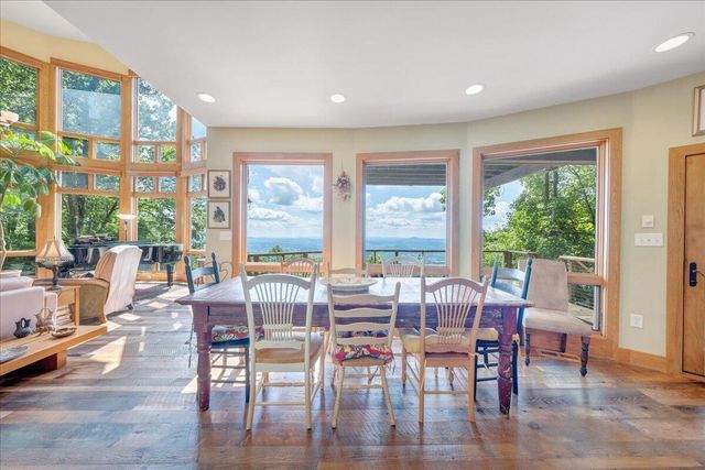 490 Lookout Ridge LN, Copper Hill, VA 24079