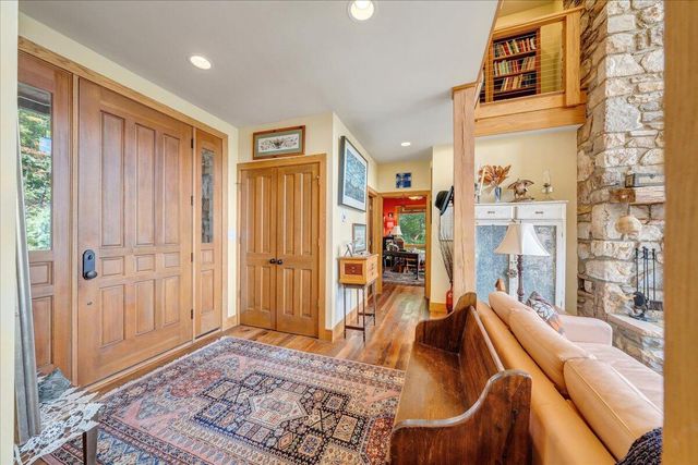 490 Lookout Ridge LN, Copper Hill, VA 24079