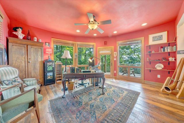 490 Lookout Ridge LN, Copper Hill, VA 24079