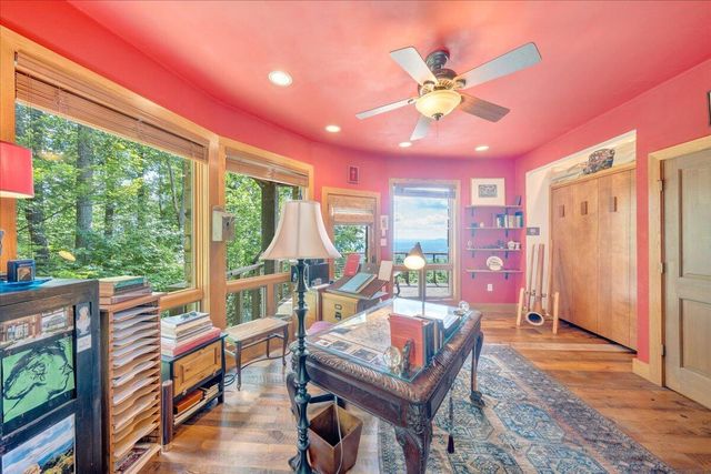 490 Lookout Ridge LN, Copper Hill, VA 24079