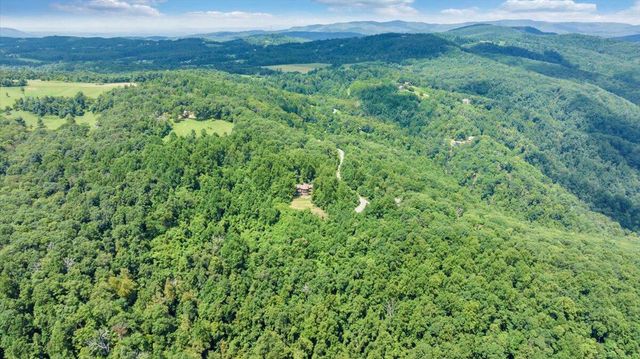 490 Lookout Ridge LN, Copper Hill, VA 24079