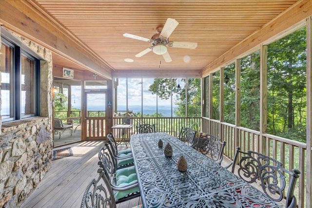 490 Lookout Ridge LN, Copper Hill, VA 24079