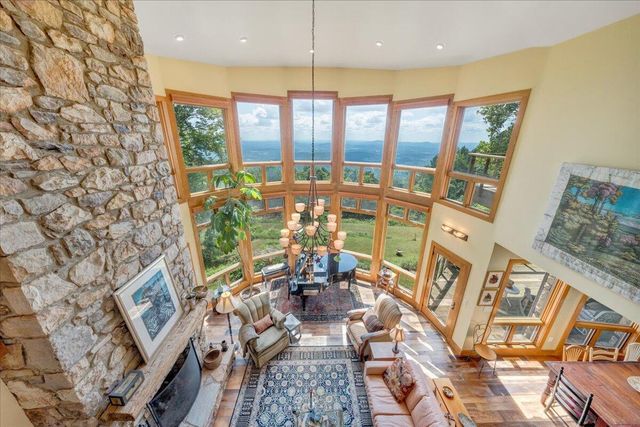 490 Lookout Ridge LN, Copper Hill, VA 24079