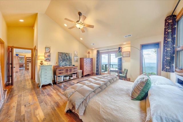 490 Lookout Ridge LN, Copper Hill, VA 24079