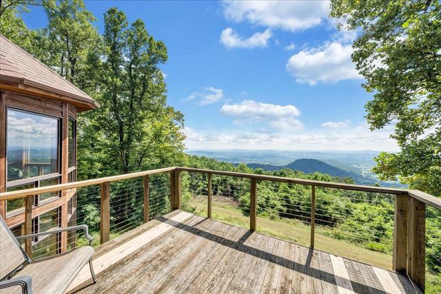490 Lookout Ridge LN, Copper Hill, VA 24079