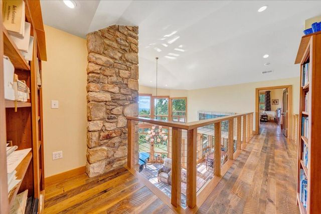 490 Lookout Ridge LN, Copper Hill, VA 24079