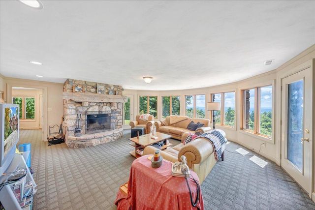 490 Lookout Ridge LN, Copper Hill, VA 24079