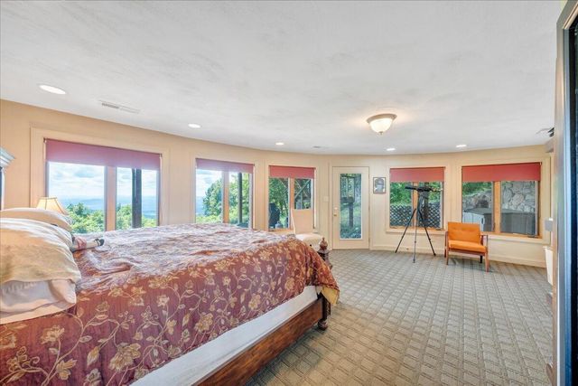 490 Lookout Ridge LN, Copper Hill, VA 24079