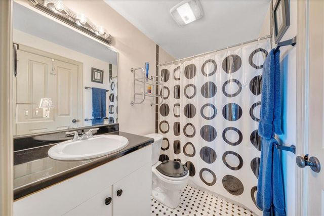 490 Lookout Ridge LN, Copper Hill, VA 24079