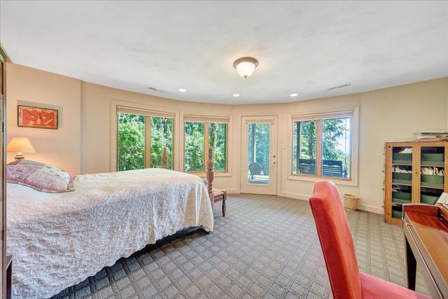 490 Lookout Ridge LN, Copper Hill, VA 24079