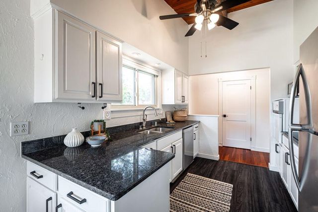 1980 Lone Oak CIRCLE E, Brookfield, WI 53045