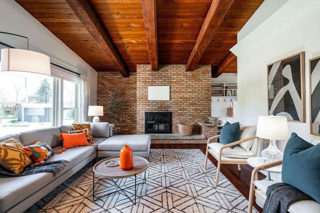 1980 Lone Oak CIRCLE E, Brookfield, WI 53045