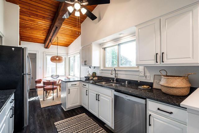 1980 Lone Oak CIRCLE E, Brookfield, WI 53045