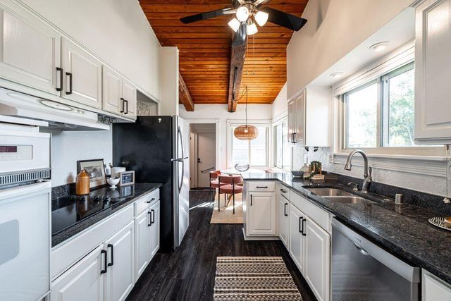 1980 Lone Oak CIRCLE E, Brookfield, WI 53045