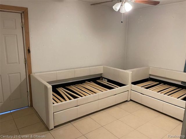 7427 Drexel Street, Dearborn Heights, MI 48127