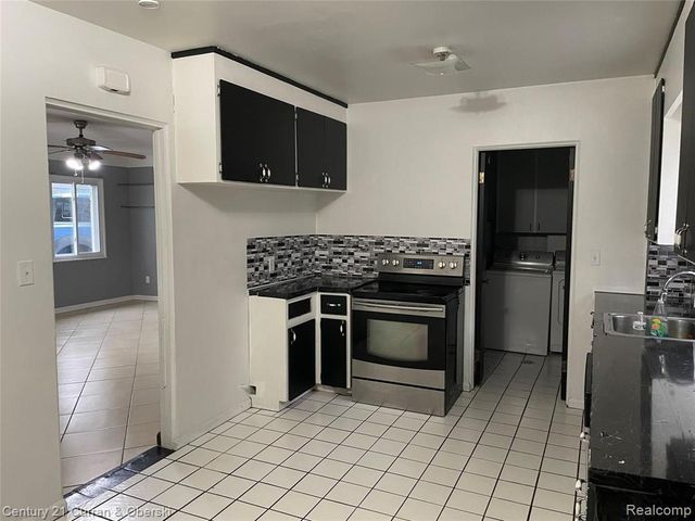 7427 Drexel Street, Dearborn Heights, MI 48127