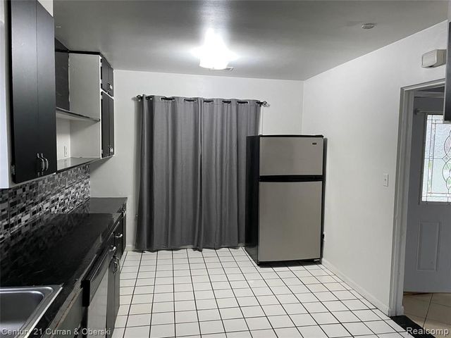 7427 Drexel Street, Dearborn Heights, MI 48127