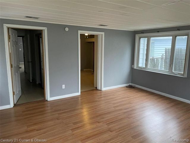 7427 Drexel Street, Dearborn Heights, MI 48127