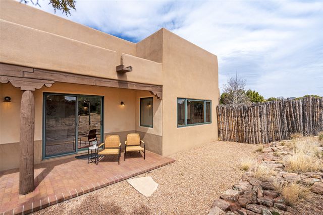 5 Espira Road, Santa Fe, NM 87508