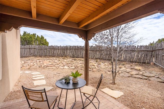 5 Espira Road, Santa Fe, NM 87508