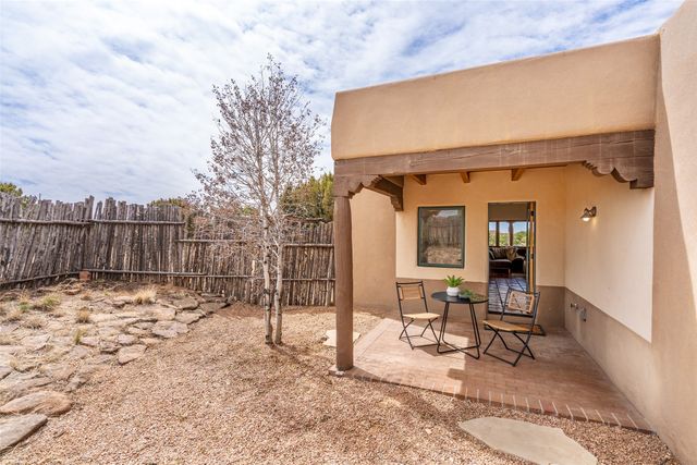 5 Espira Road, Santa Fe, NM 87508
