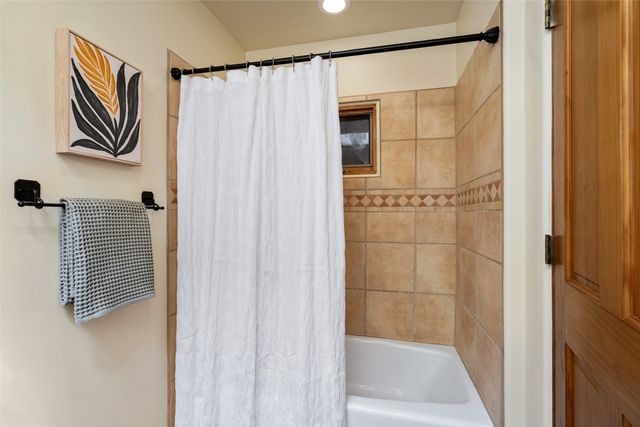 5 Espira Road, Santa Fe, NM 87508