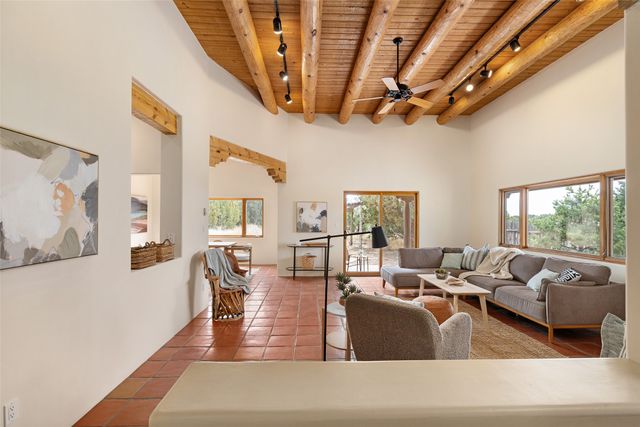 5 Espira Road, Santa Fe, NM 87508