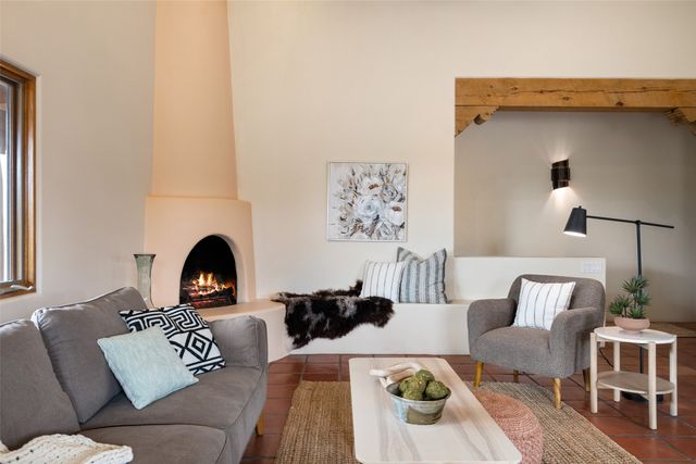 5 Espira Road, Santa Fe, NM 87508