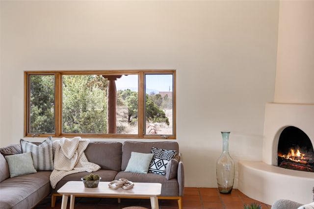 5 Espira Road, Santa Fe, NM 87508