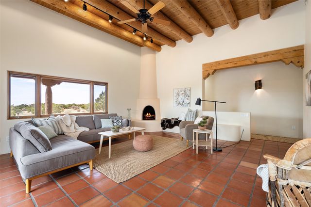 5 Espira Road, Santa Fe, NM 87508