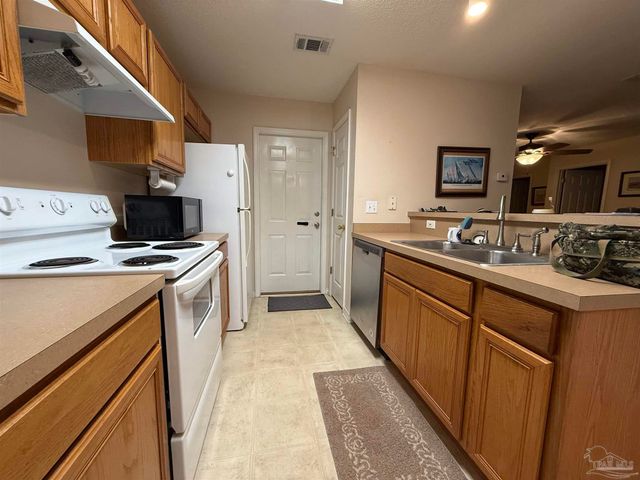 1152 Simpson St, Pensacola, FL 32526