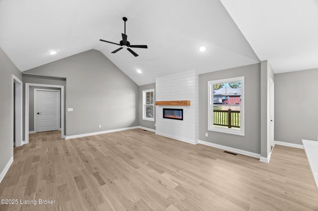 136 Wooded Glen Dr, Mt Washington, KY 40047