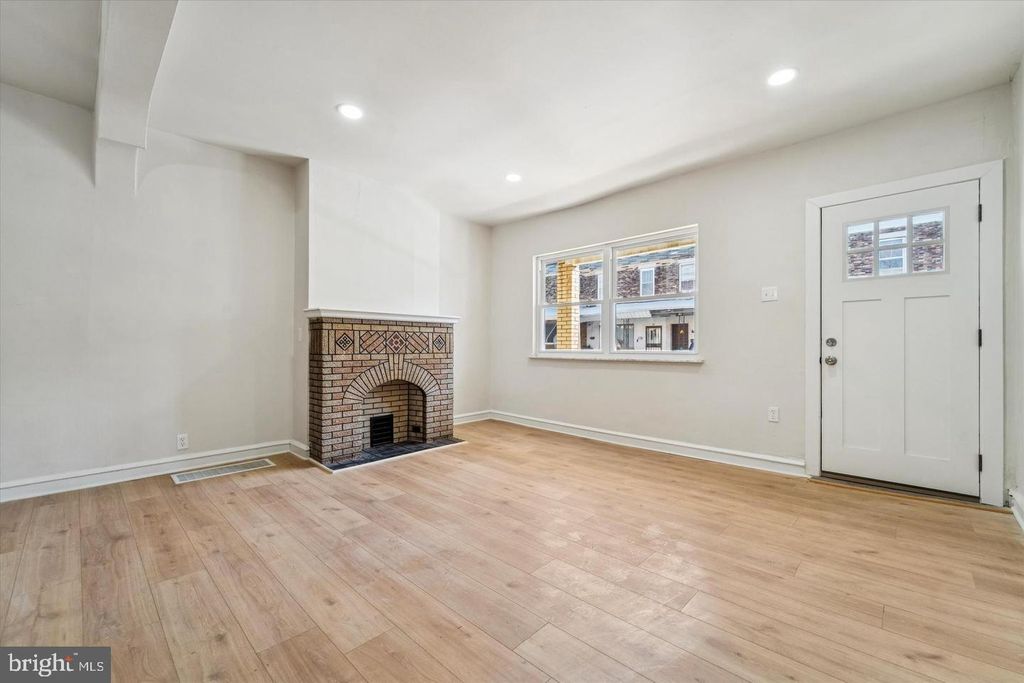 6153 REEDLAND ST, Philadelphia, PA 19142 — photo 4
