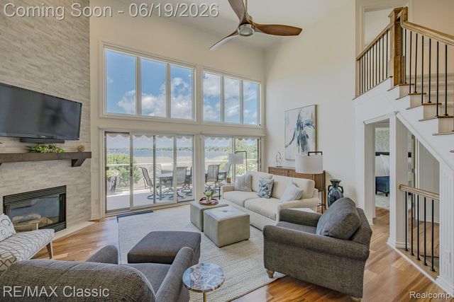 980 Sunset Drive, Waterford Charter Township, MI 48328