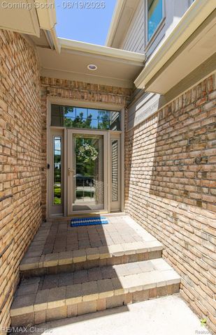 980 Sunset Drive, Waterford Charter Township, MI 48328
